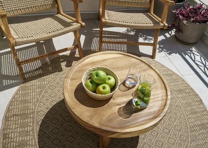 The Old Distillery - Premium * Retimno