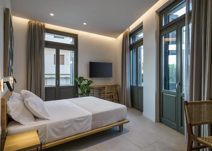 The Old Distillery - Premium * Retimno