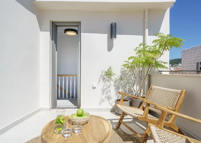 The Old Distillery - Premium Apartment